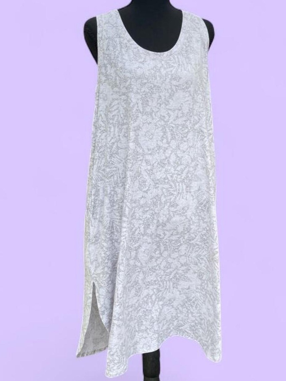 Ellen Tracy Light Gray Floral Scoop Neck Tank